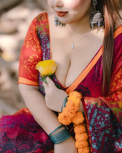 Bangladeshi model Shompa Khan cover image