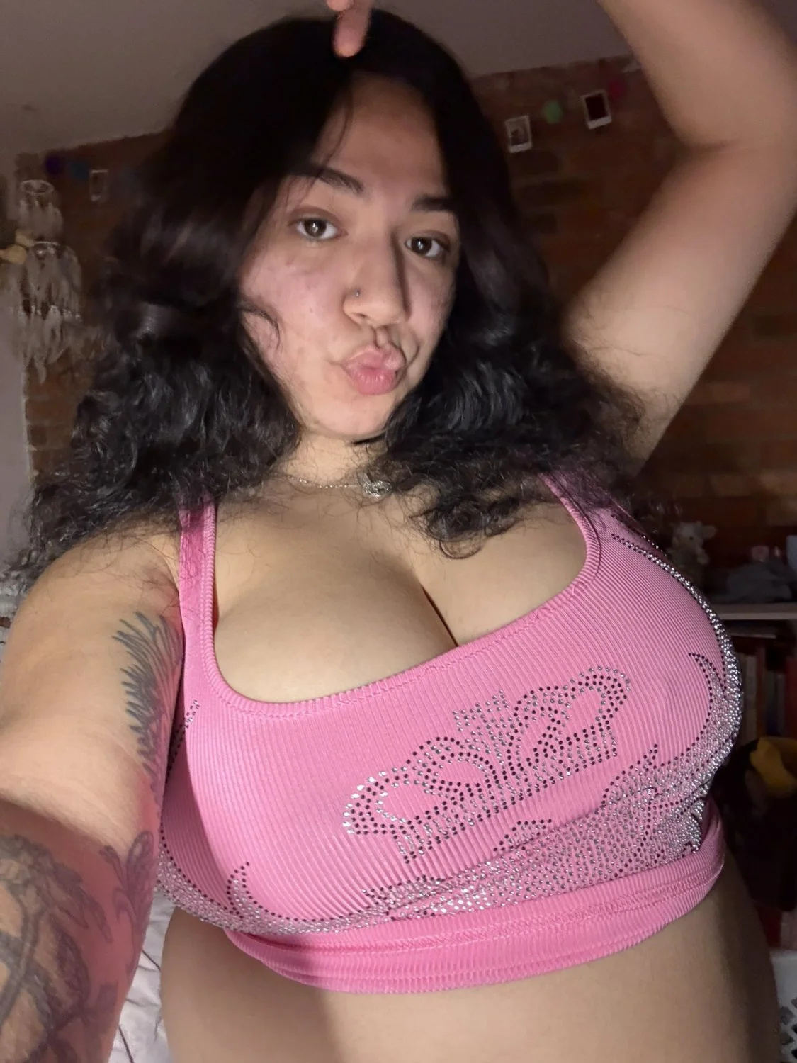 chubby latina Luz main image