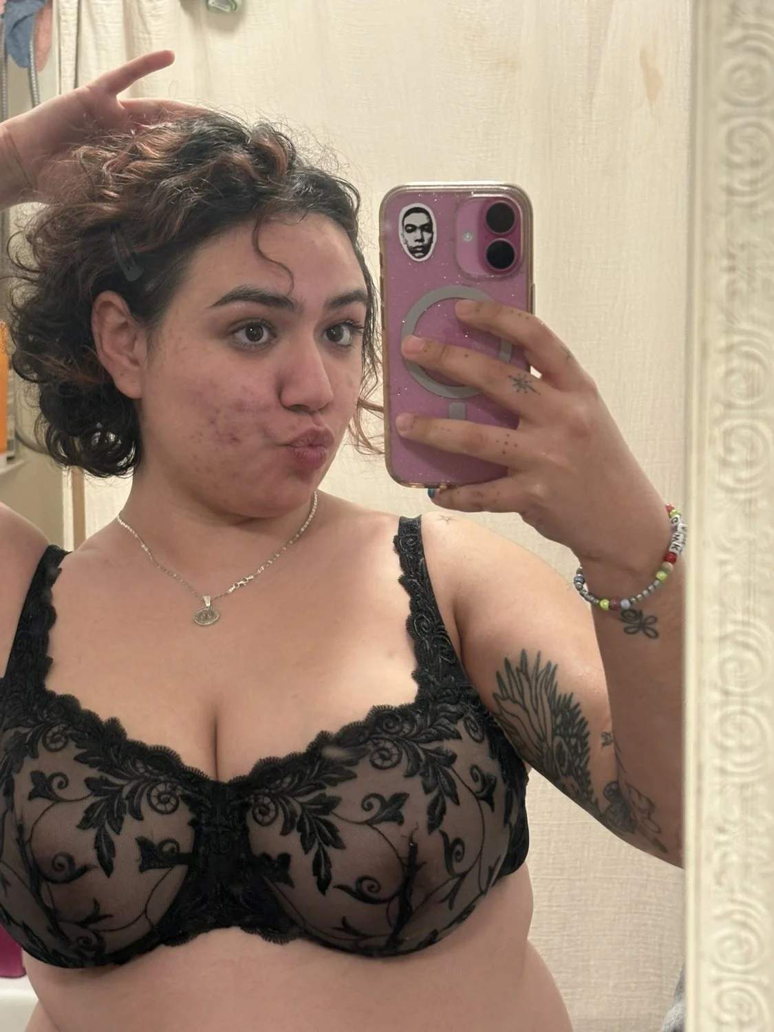 chubby latina Luz image 13
