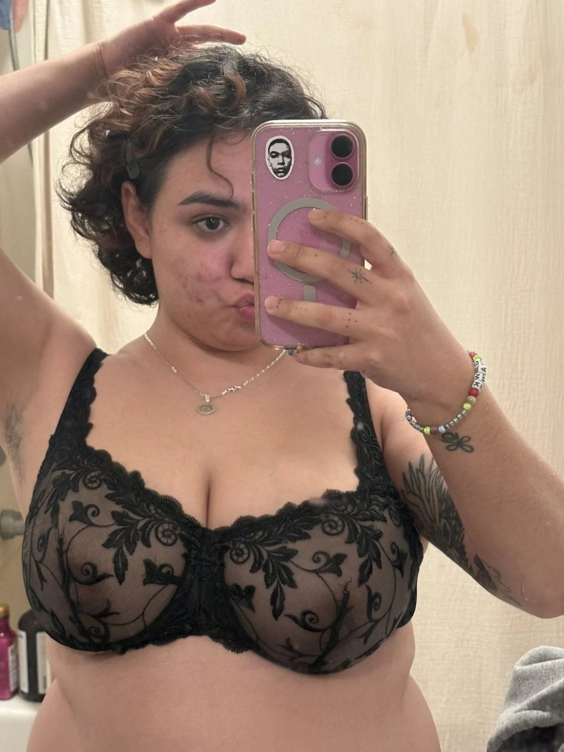 chubby latina Luz image 8