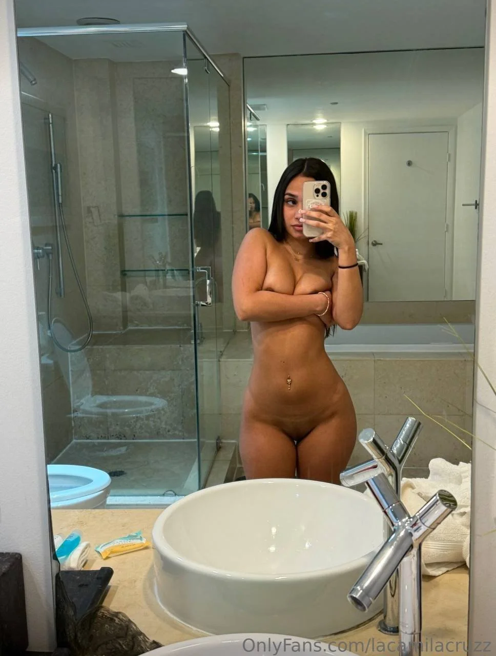 The typical Latina with a slim waist but a big ass image 2