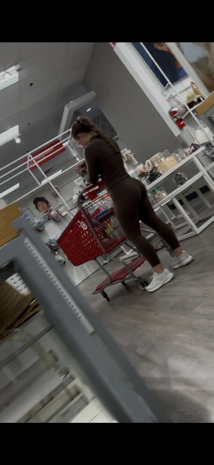 Salinas 831 thick hot ass in public image 6