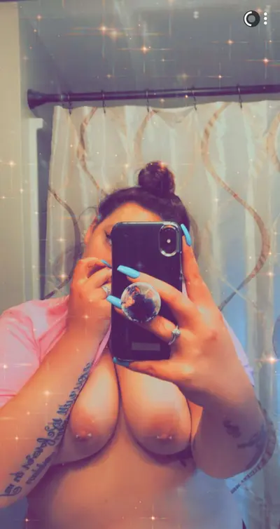SHAKIN THAT ASS😍🤤 she's such a slut 😍 cover image