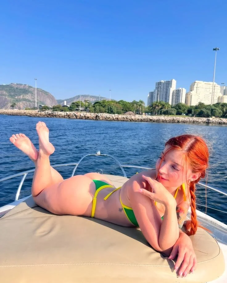 Tom's hot girls in very sexy bikinis 😎 image 12
