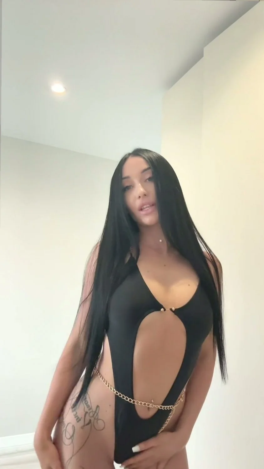 🔞 Sexy natural tits tight pussy licking naked wet pussy 🍑💦 OF now image 1
