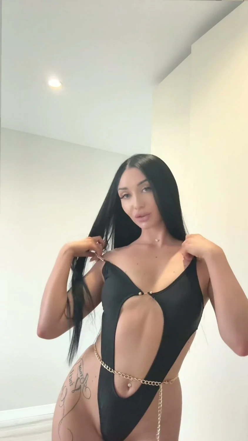 🔞 Sexy natural tits tight pussy licking naked wet pussy 🍑💦 OF now image 4
