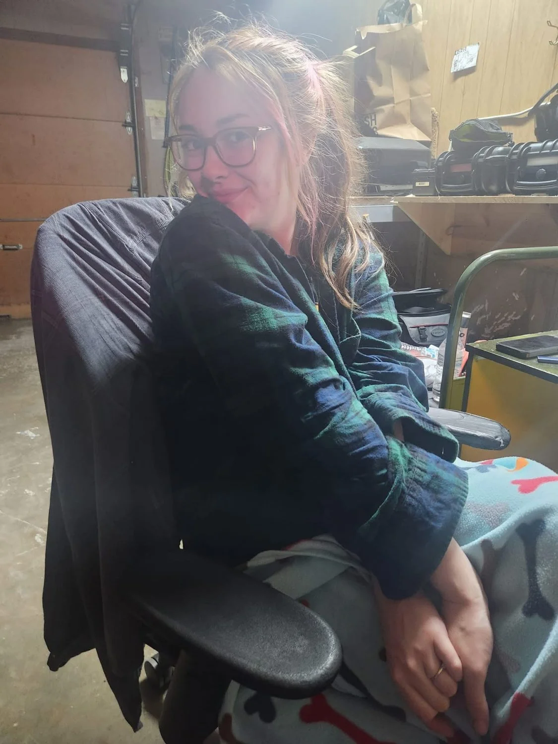 Another dumb married slut making her family proud main image