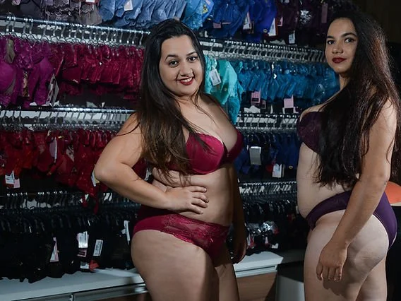 Gordinhas safadas de lingerie image 8