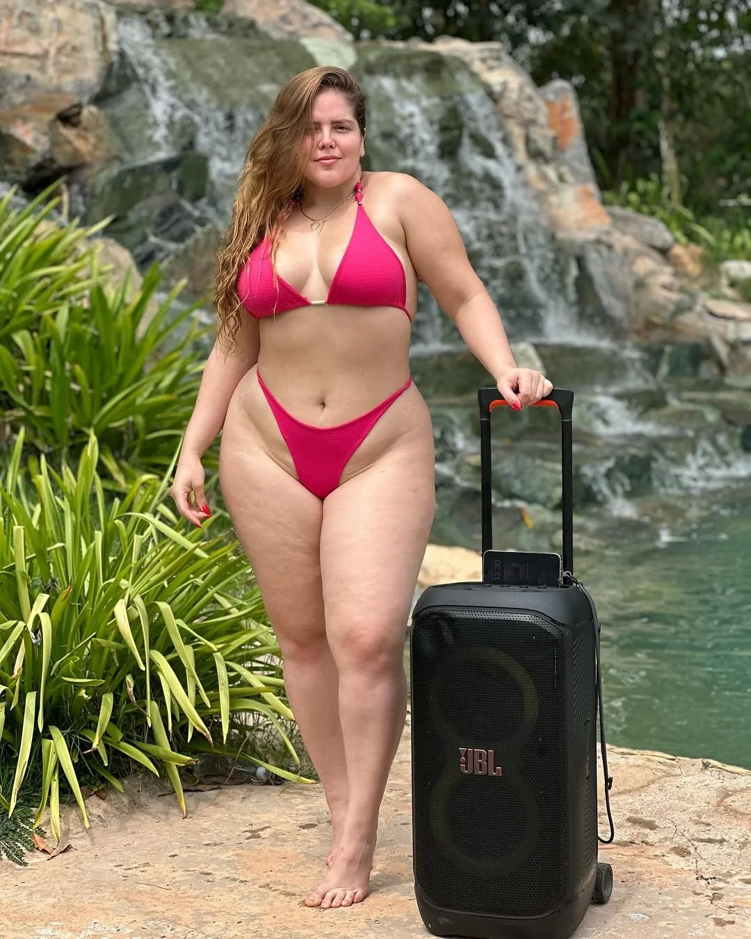 Pode começar a semana? Namoradinha perfeita main image