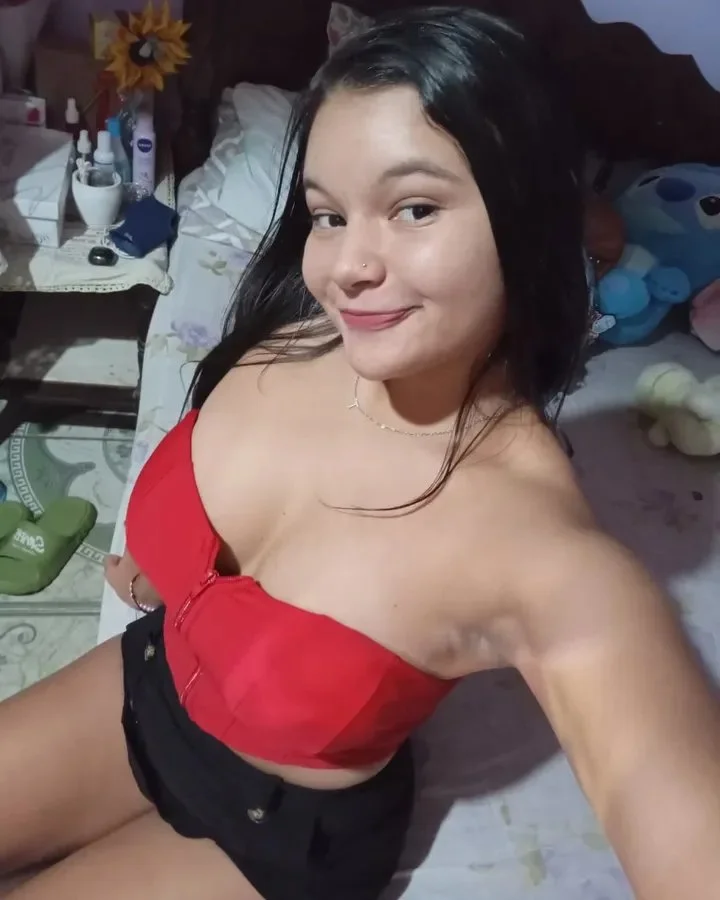 Luz Medina image 4