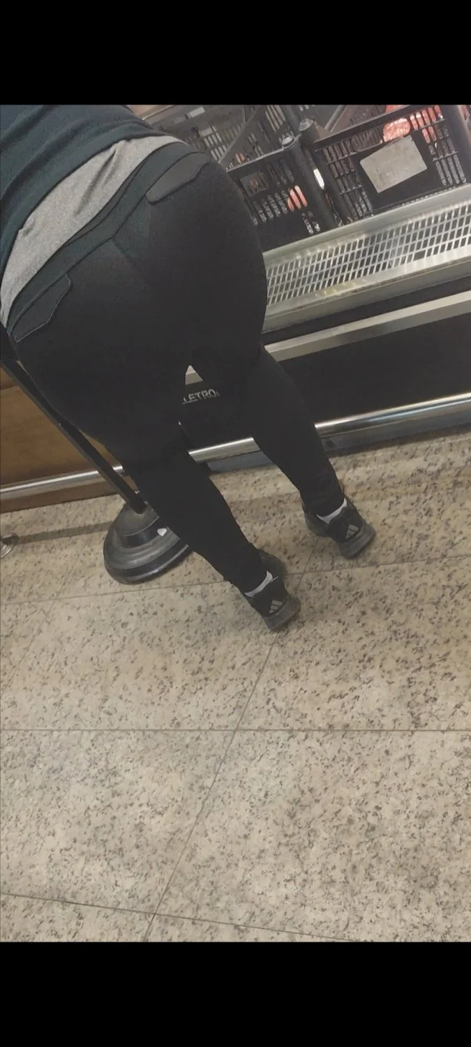Public ass 20 image 3