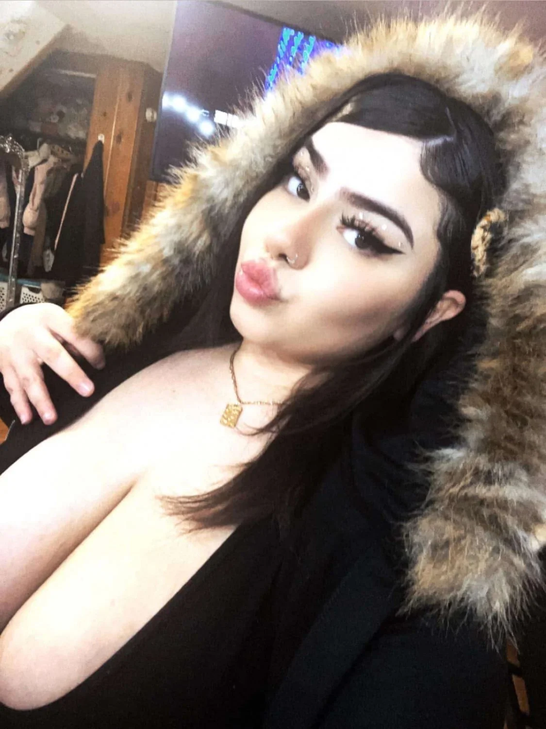 Big tit Latina image 6