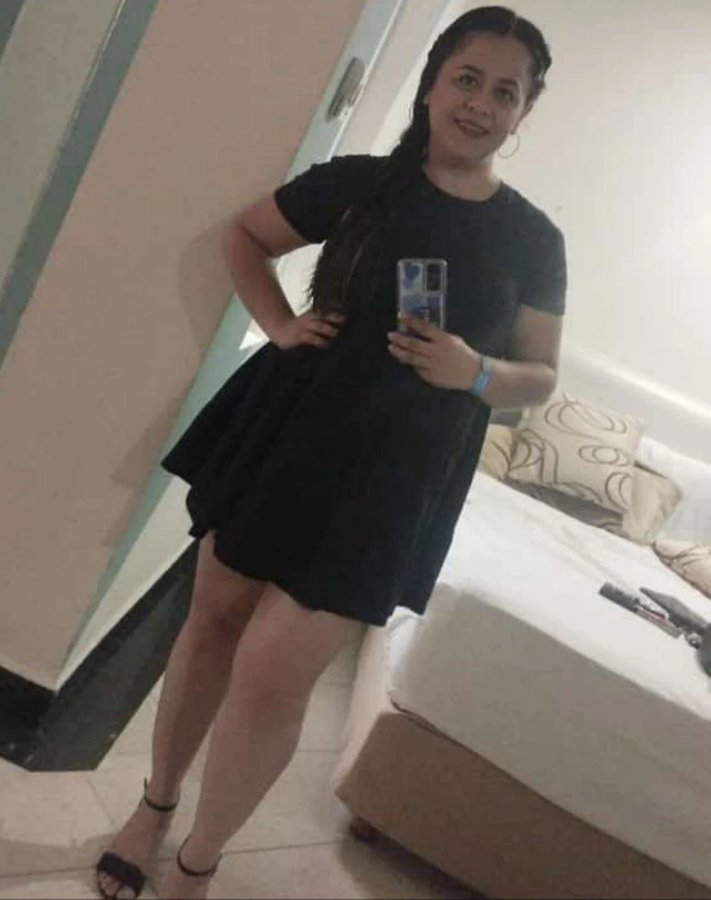 Single mom, very slutty Her luscious lips were so good at giving head, she loved getting cum on her image 15