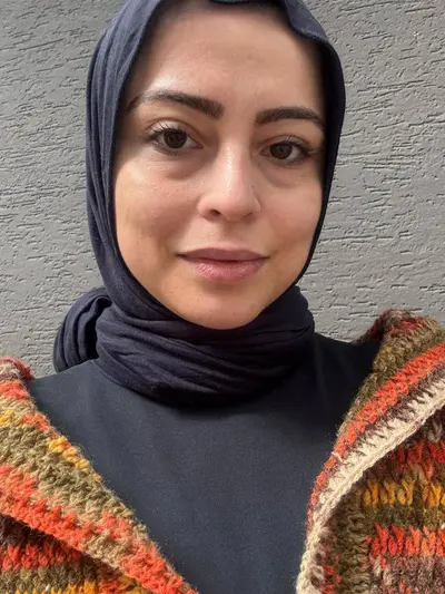 Hot Iranian MILF in her sexy time cover image