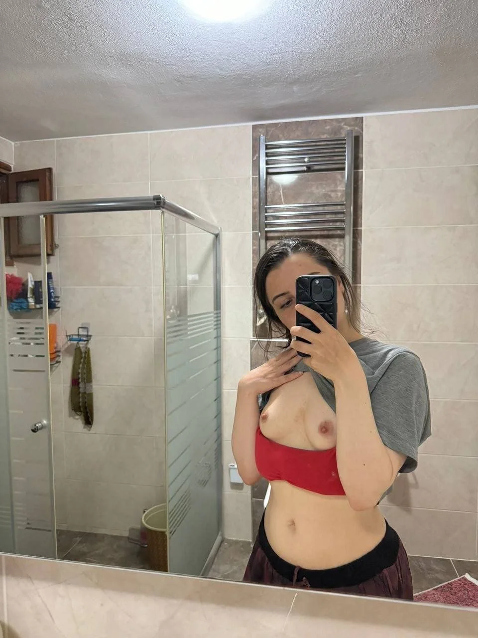 Hot Iranian MILF in her sexy time image 15