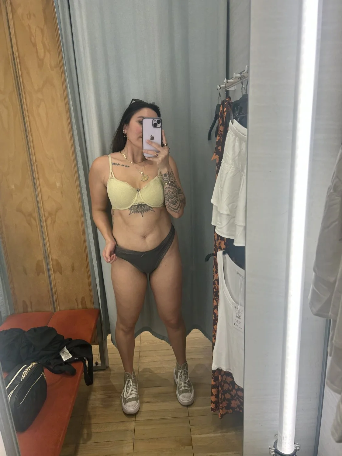 Latina Hoe main image