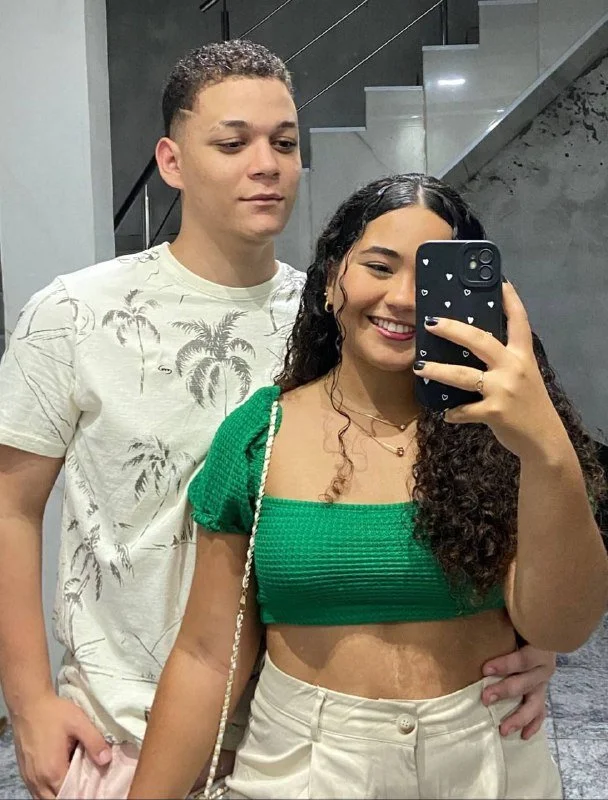 Morena cacheada gostosa caiu na net com o namorado image 1