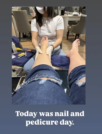 @pots_pans_priscilla Instagram,has the best feet cover image