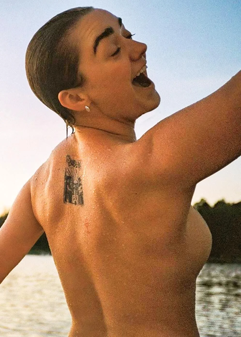 Maisie Williams image 3