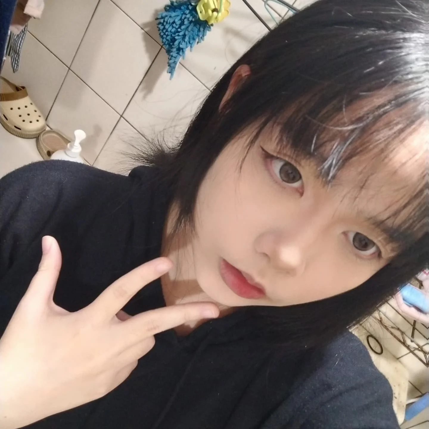 Can somebody cumtribute me?send the picture to me image 2