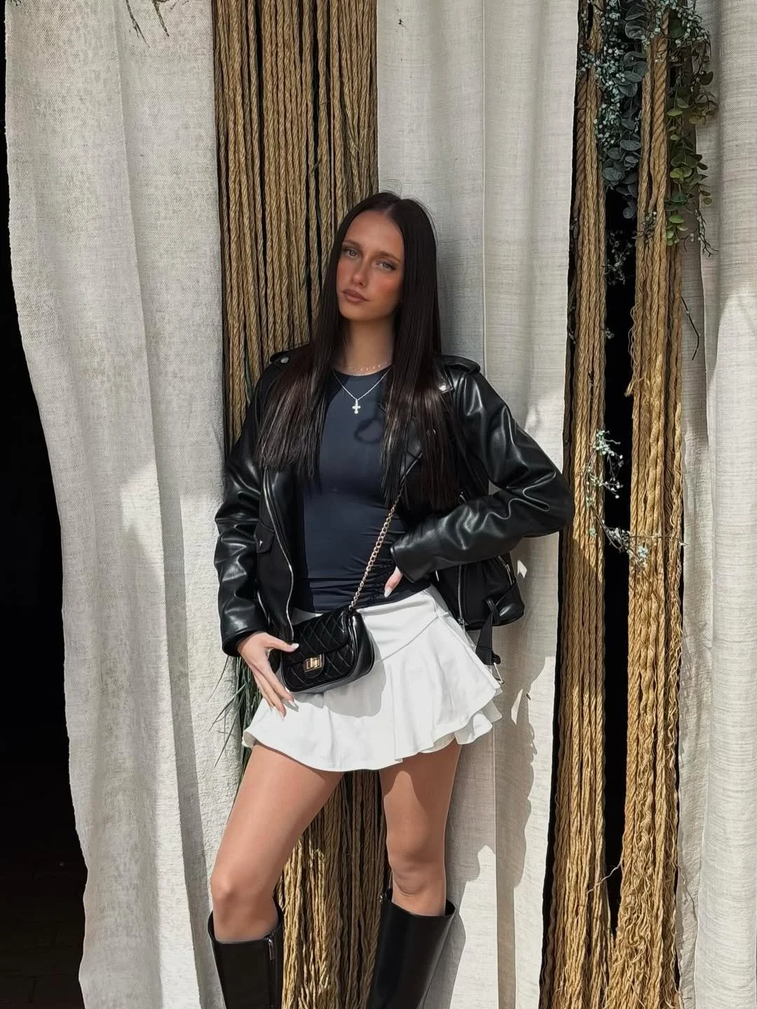 Stunning teen slut Amelia image 17