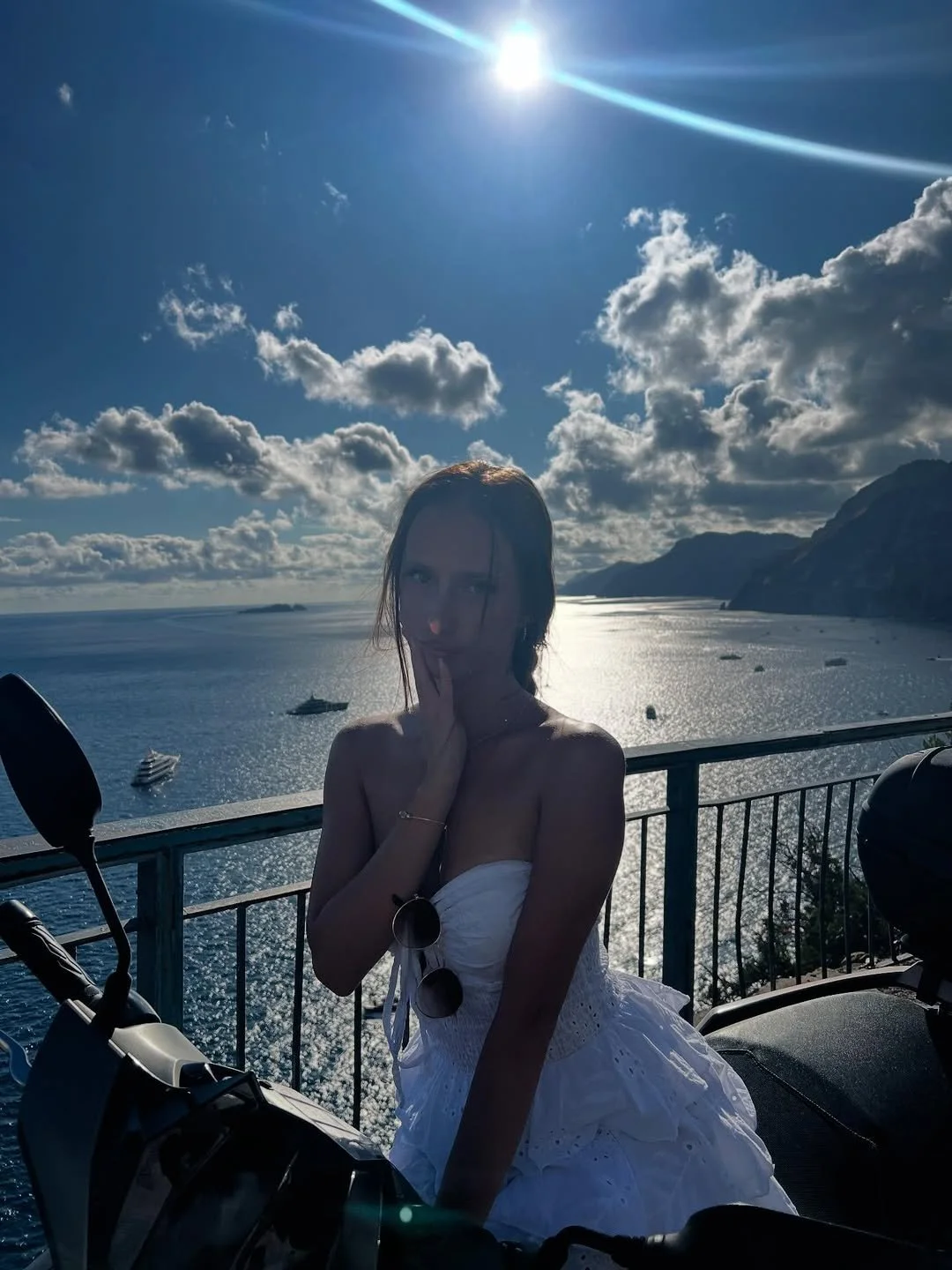 Stunning teen slut Amelia image 3