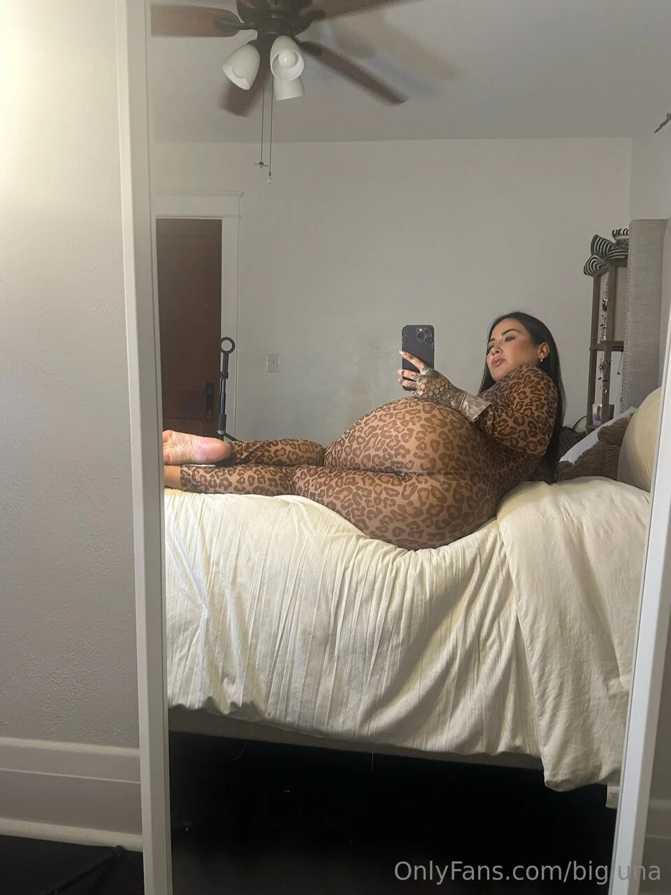 Thiccc Colombian baddie image 3