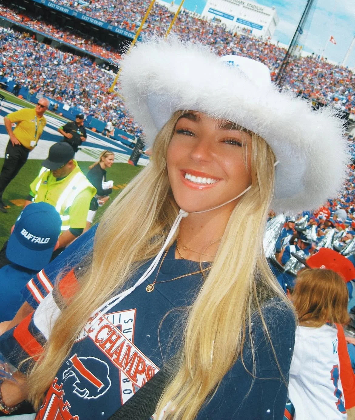 Sabrina Carpenter Lookalike Bills Superfan OF scorpiosign image 4