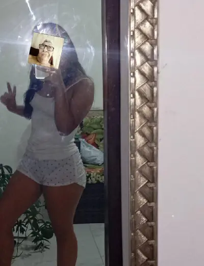 Novinha se gravou na siririca e mandou pro ficante que vazou todos os nudes da safada cover image