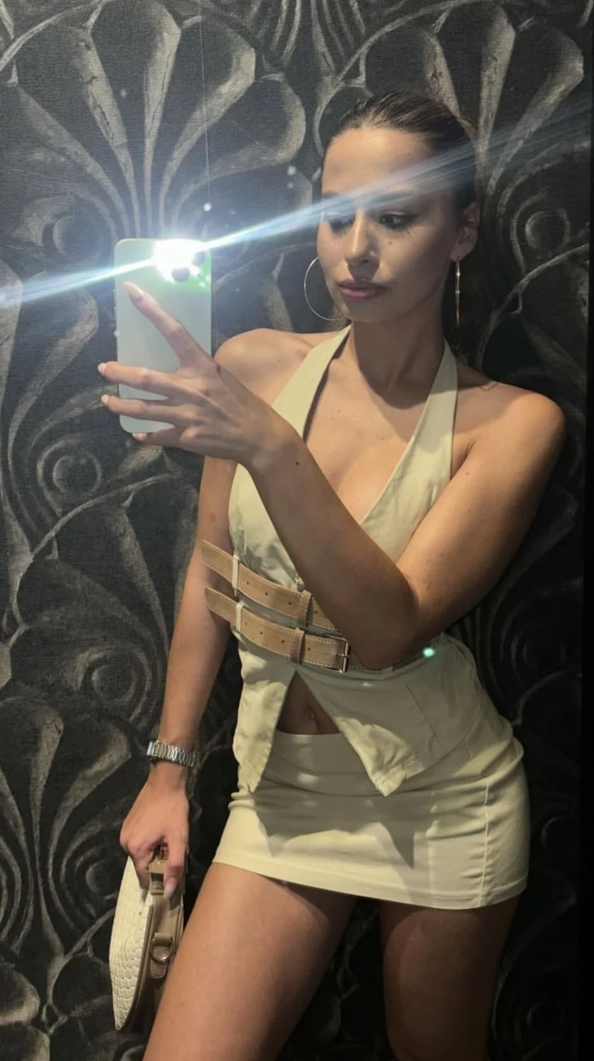 Shameless baddie teen slut Ema leaked naked image 11