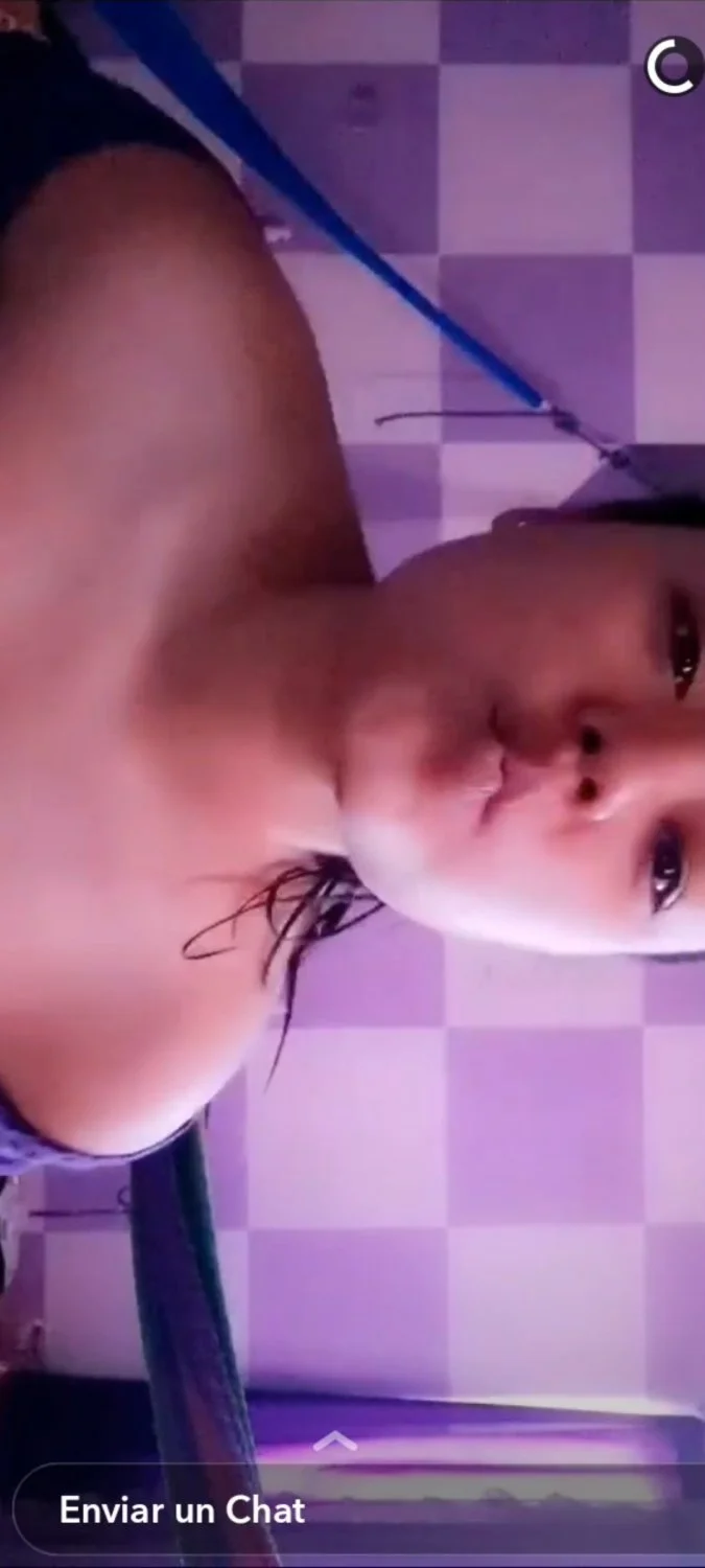 Daniela Aguirre chichona tabasqueña nos presume sus hermosas chichotas de nuevo al final el vídeo image 26