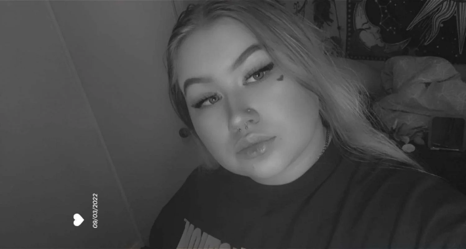 my thick blonde gf (dm me to talk or if u know her name starts with J) image 3