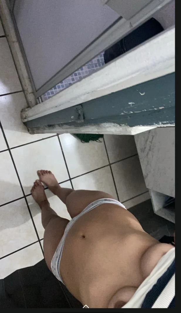 Jálensela aún más con la puta de mi novia,se las presto main image