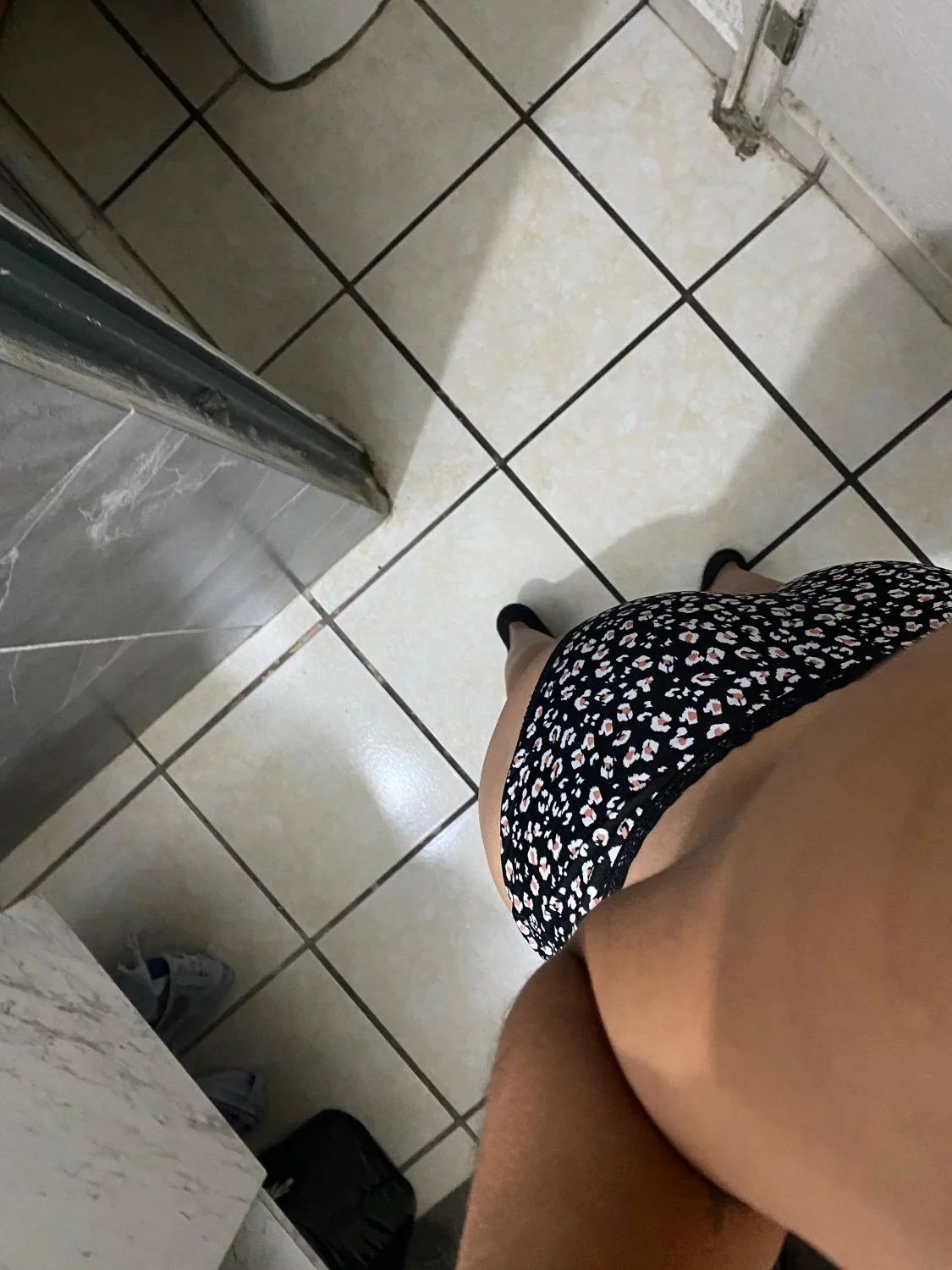 Jálensela aún más con la puta de mi novia,se las presto image 7