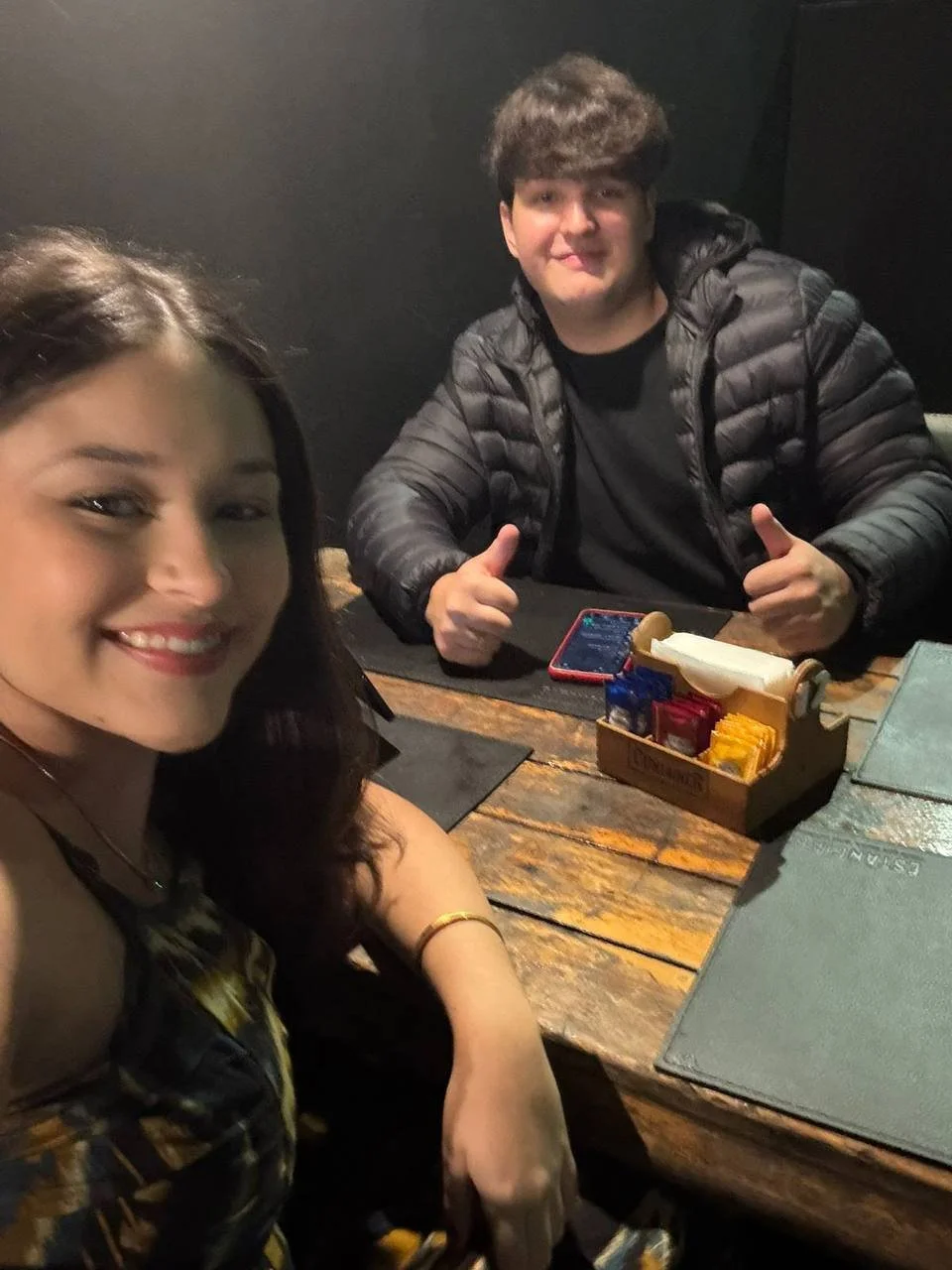 gordinho se aproveitando da namorada sentando nele image 2