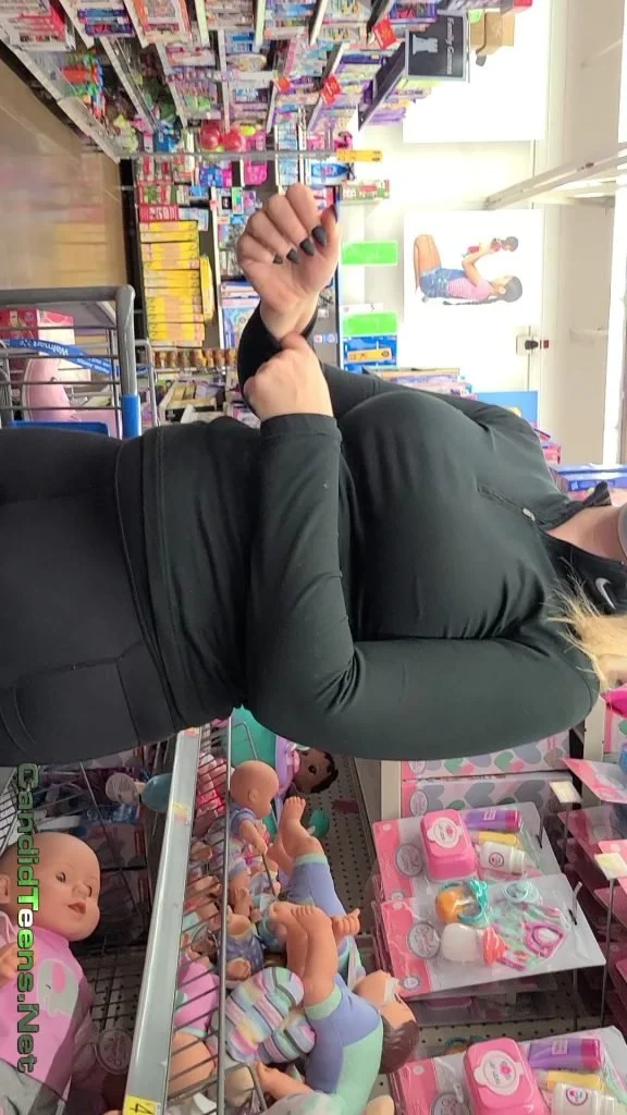 Milf reparando que está sendo gravada, image 4