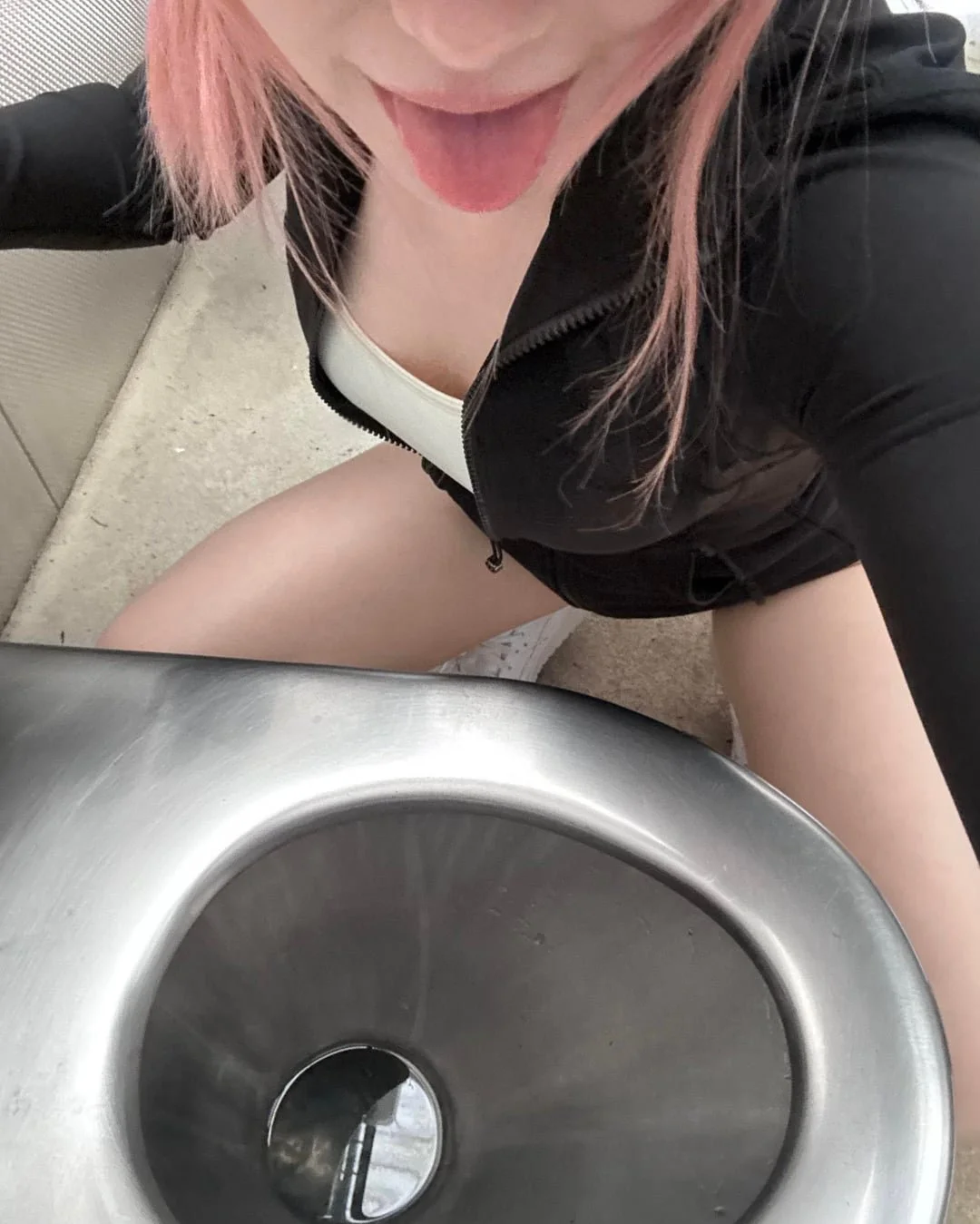 Reddit cunt in a public toilet for men's validation image 10