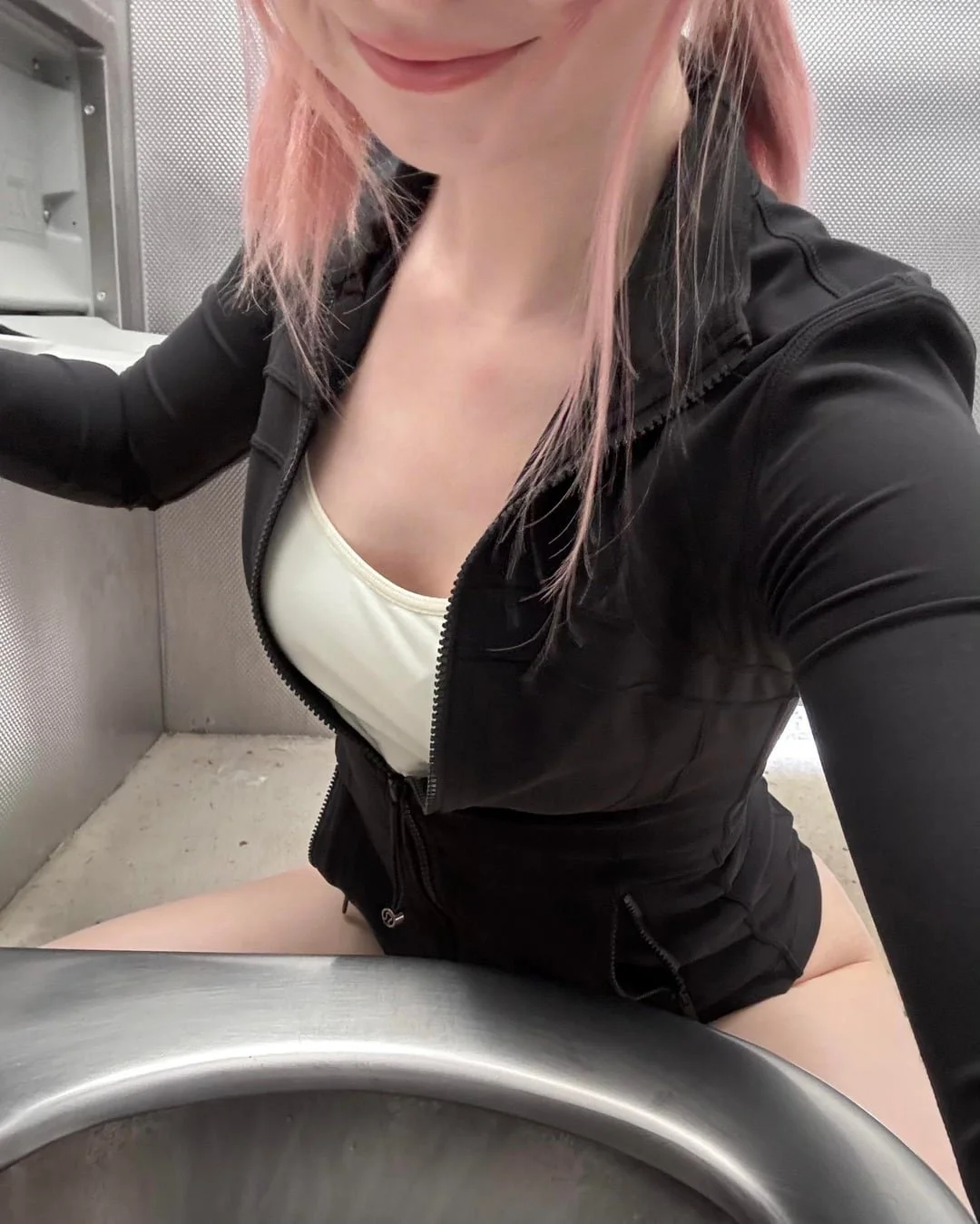 Reddit cunt in a public toilet for men's validation image 9