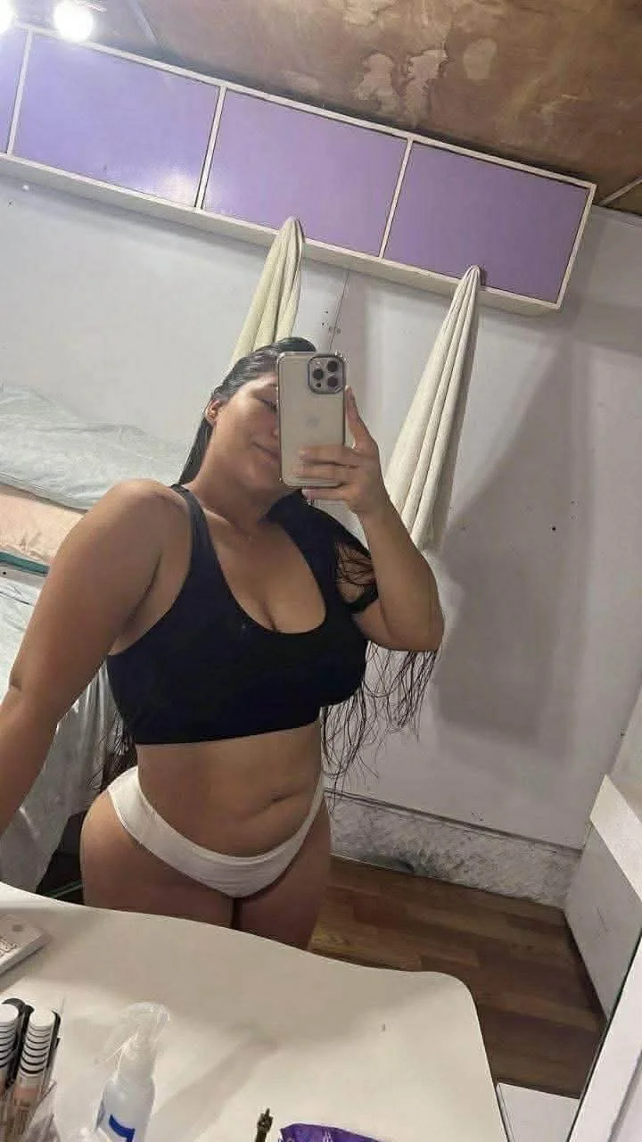 Putita es exhibida por el cornudo image 2