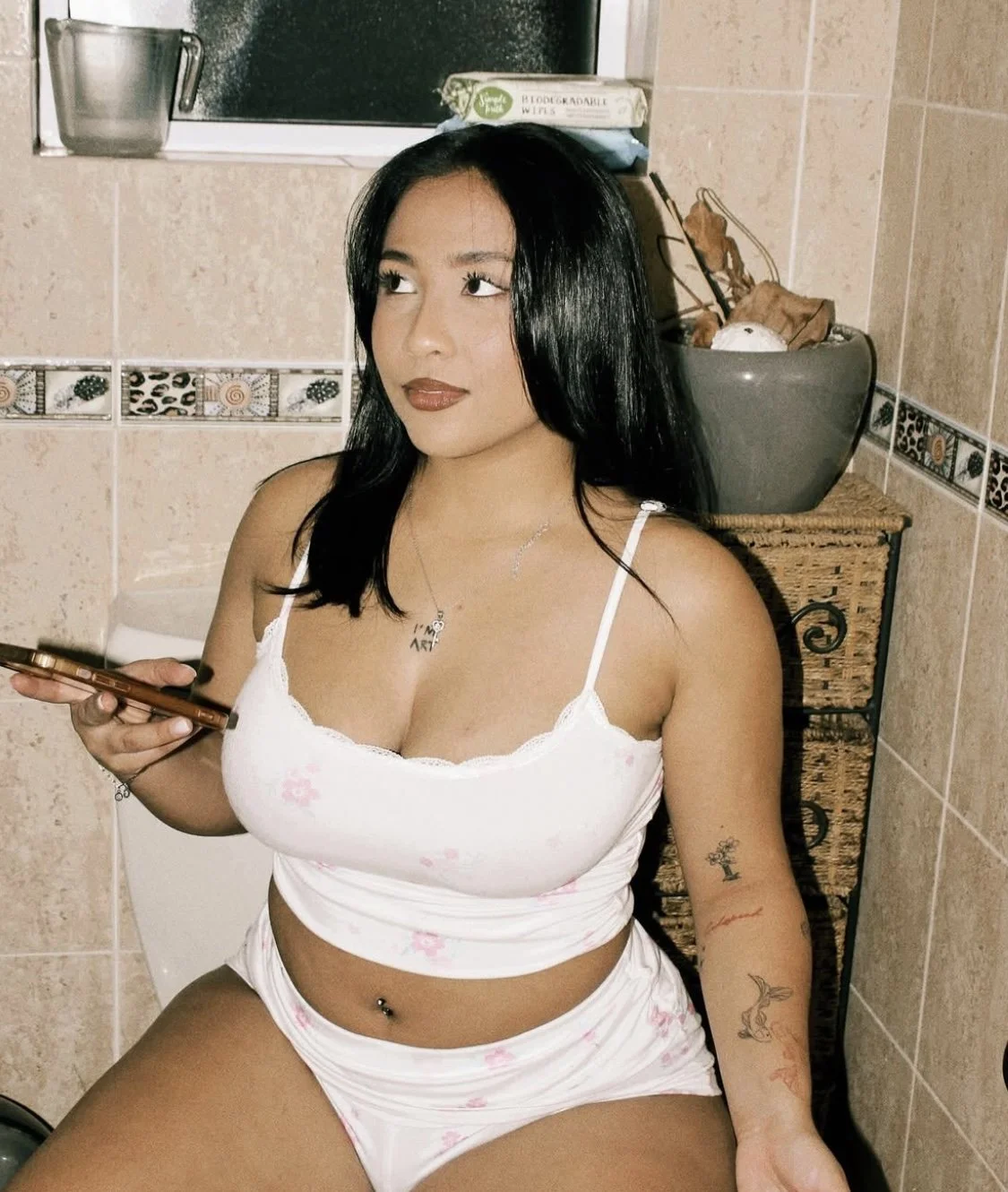 My dads friend has no idea his THICK latina teen daughter loves bein a lil internet slut for old men image 39