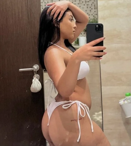 My dads friend has no idea his THICK latina teen daughter loves bein a lil internet slut for old men image 4