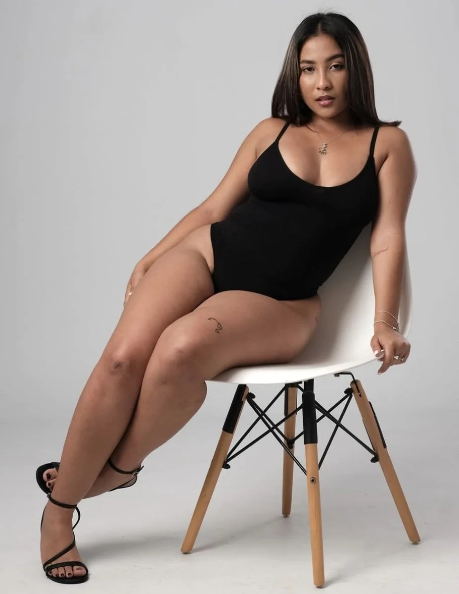 My dads friend has no idea his THICK latina teen daughter loves bein a lil internet slut for old men image 40
