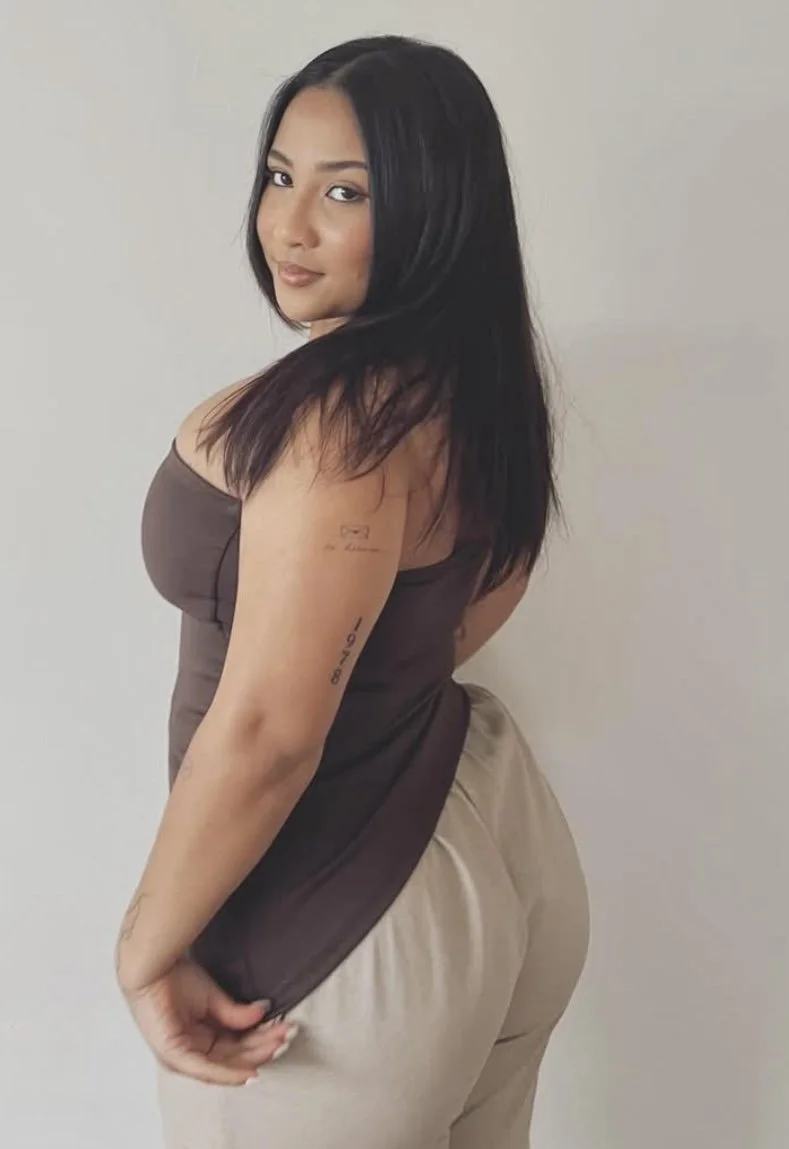 My dads friend has no idea his THICK latina teen daughter loves bein a lil internet slut for old men image 8
