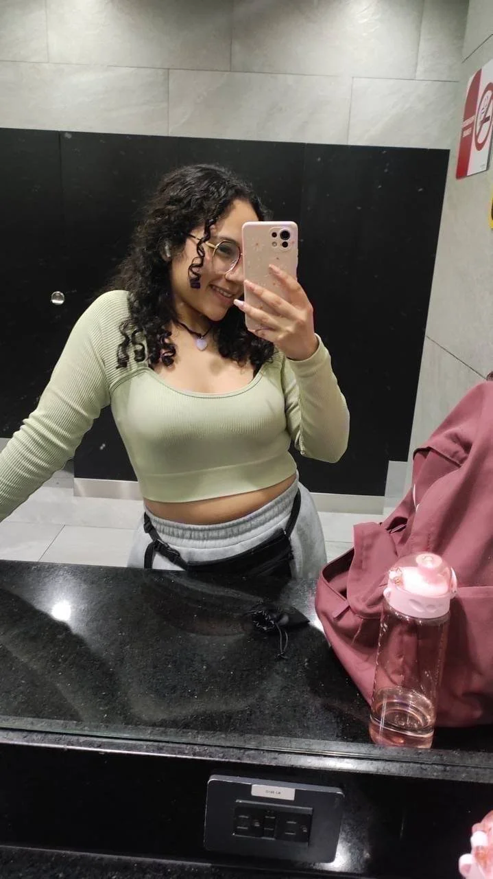 Colocha Linda pasante rica culona sabrosa concha deliciosa nudes filtrada image 3