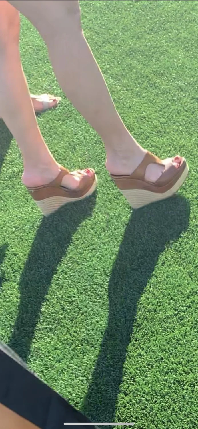 MILF upskirt image 4