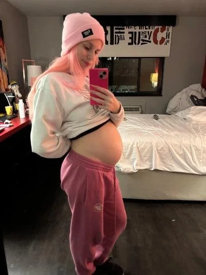 Nessa Petite & Pregnant image 17