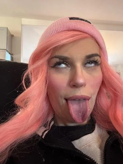 Nessa Petite & Pregnant image 19