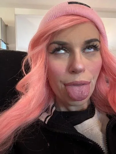 Nessa Petite & Pregnant image 21