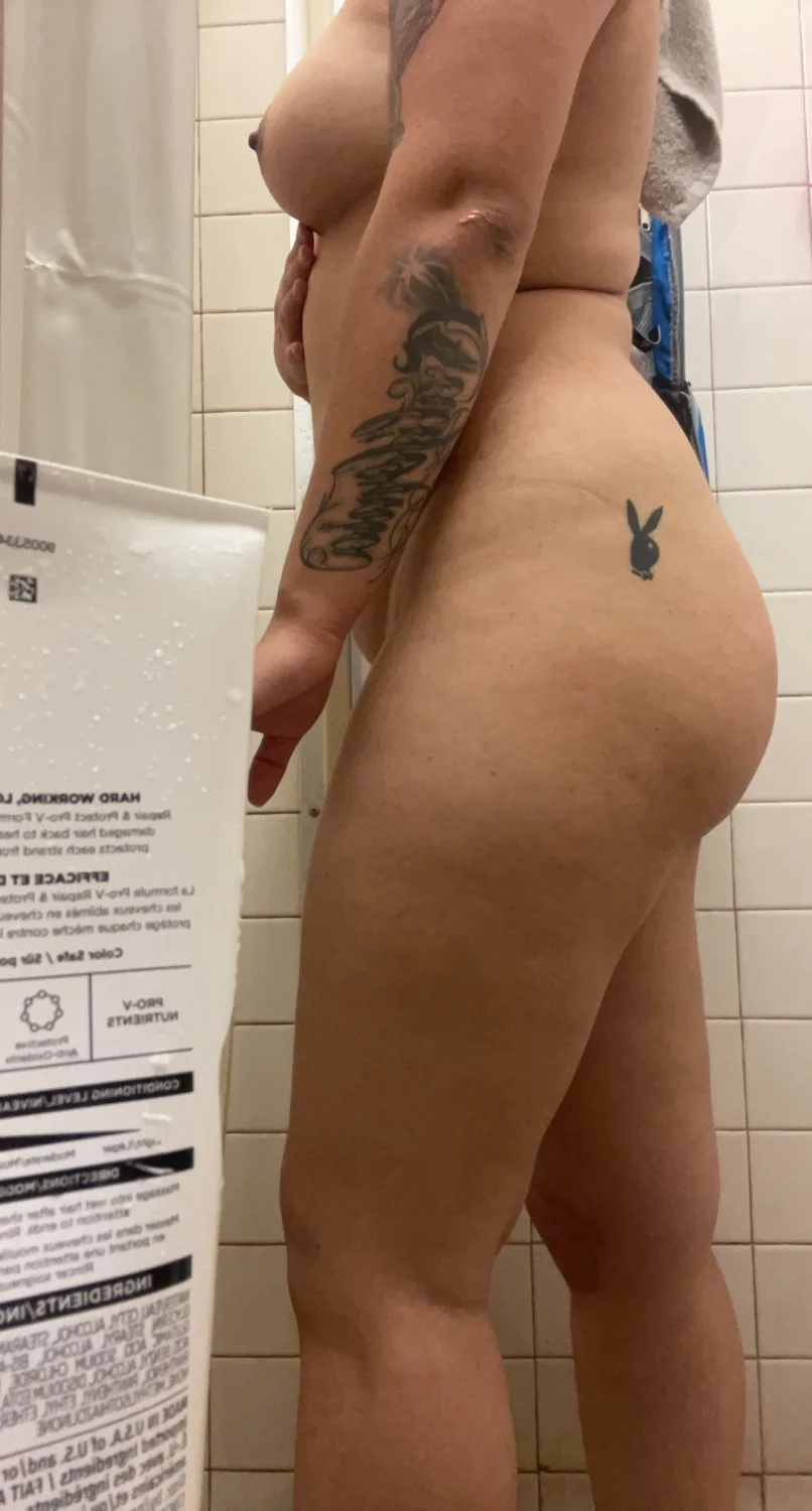 Military Army Wife Providing The Goods image 17