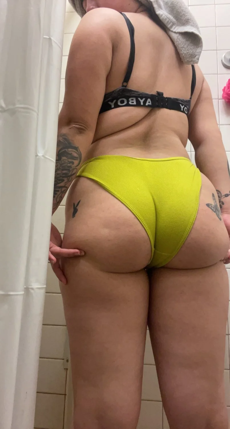 Military Army Wife Providing The Goods image 28